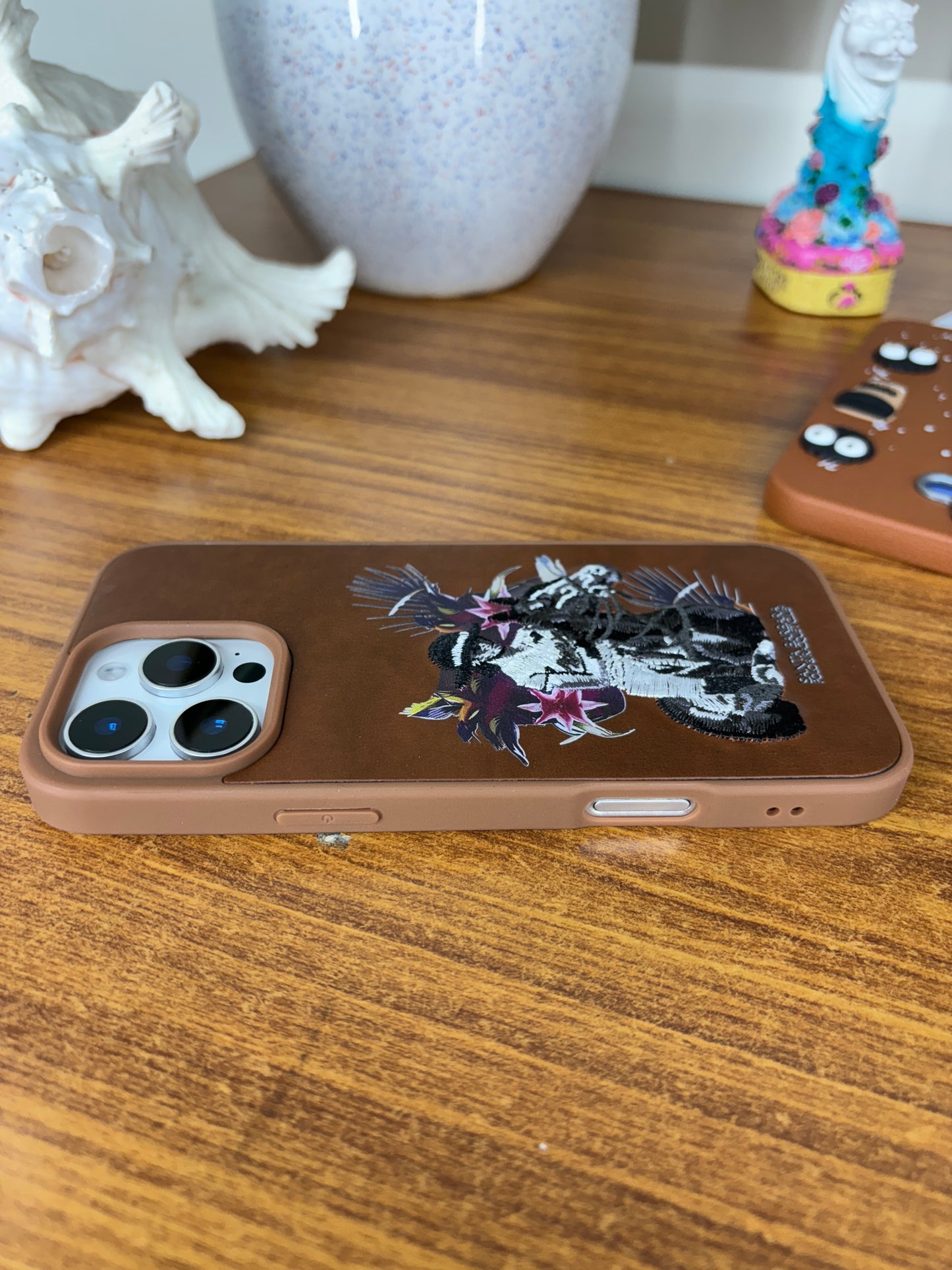 SB Premium Embroidered Leather Case